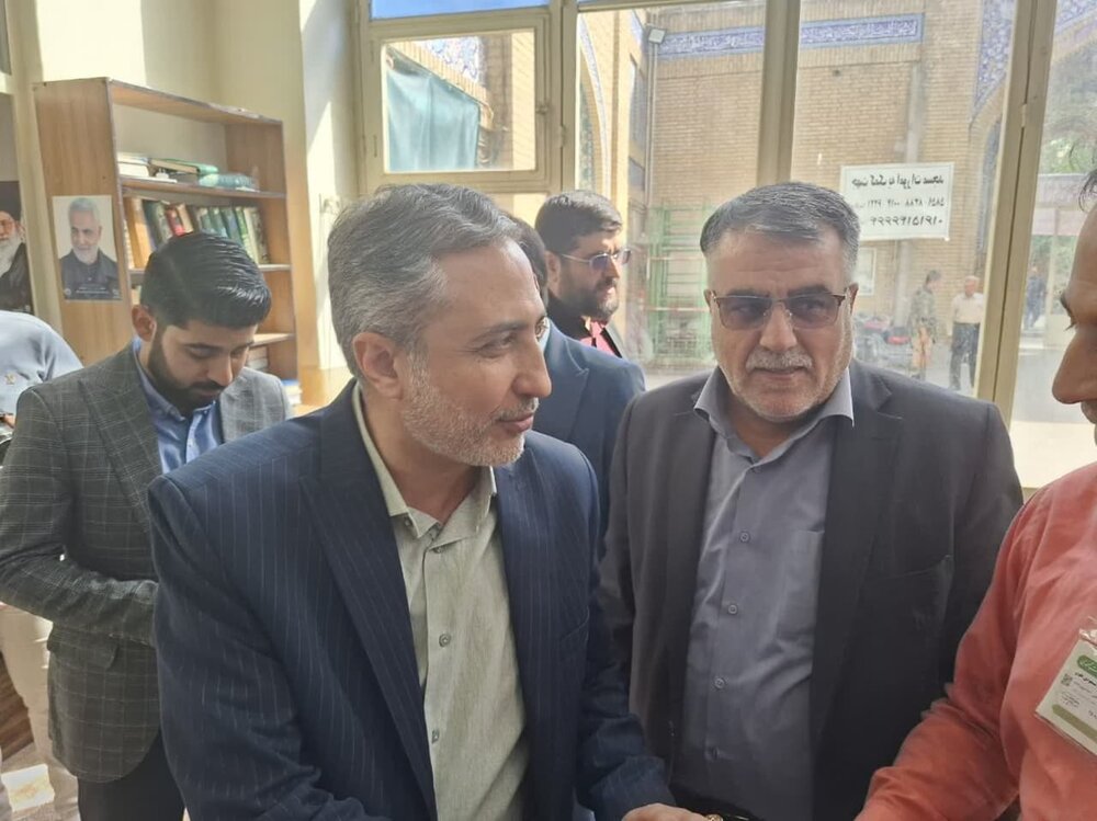 سرپرست فرمانداری ویژه کاشان رأی خود را به صندوق انداخت
+عکس