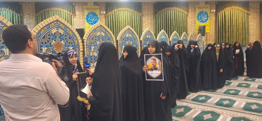 حضور پر شور طلاب و کارکنان جامعه الزهرا (س) در انتخابات