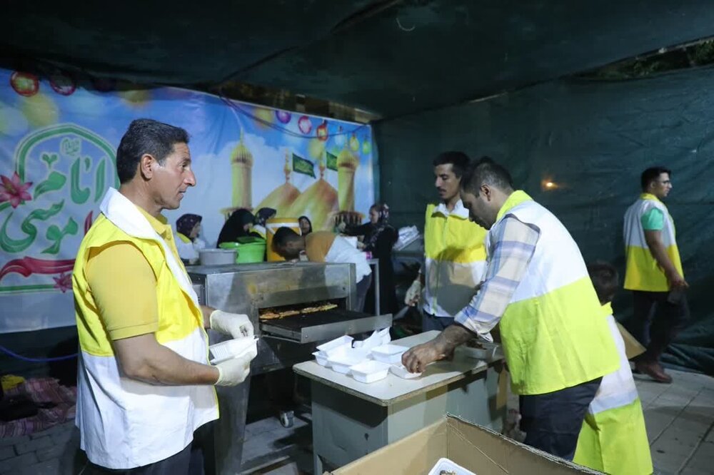 کاشان در جشن میلاد بابالحوائج سراسر شادی شد