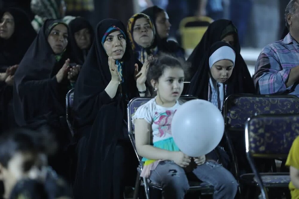 کاشان در جشن میلاد بابالحوائج سراسر شادی شد