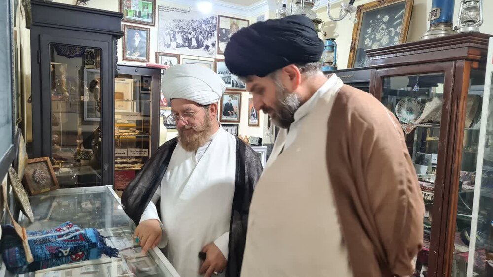 بازدید مدیر حوزه علمیه خوزستان از مدرسه علمیه و موزه آیت الله انصاری(ره) اهواز