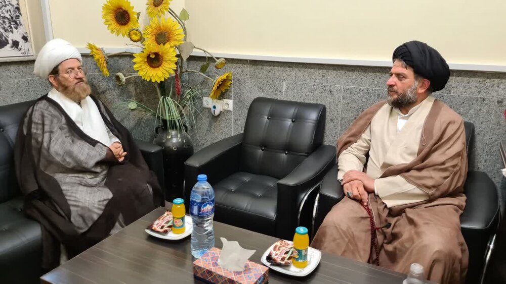 بازدید مدیر حوزه علمیه خوزستان از مدرسه علمیه و موزه آیت الله انصاری(ره) اهواز