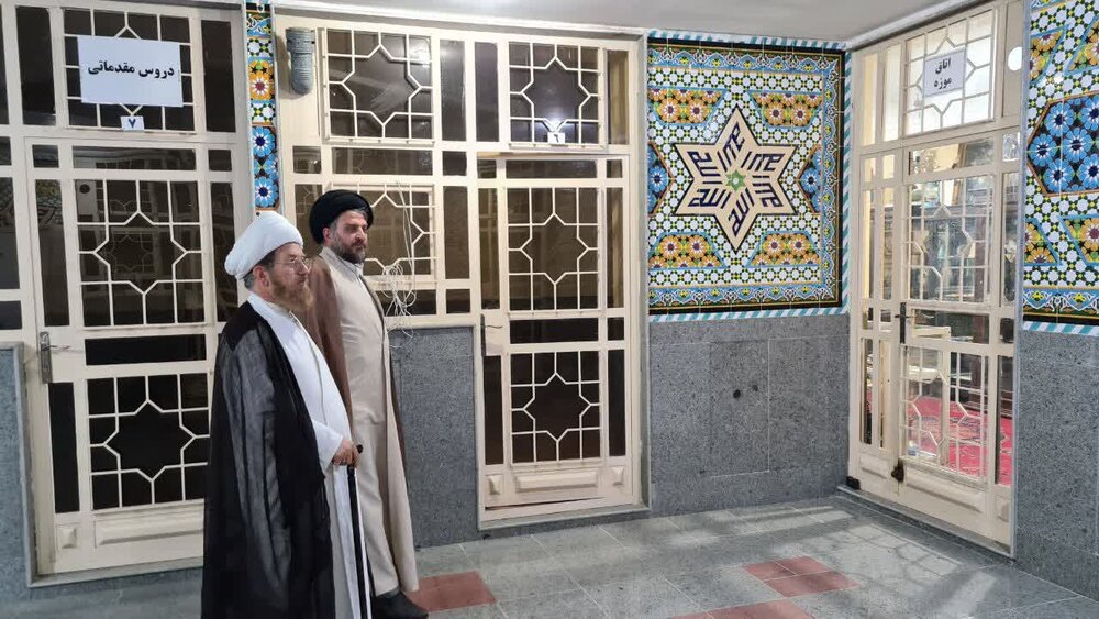 بازدید مدیر حوزه علمیه خوزستان از مدرسه علمیه و موزه آیت الله انصاری(ره) اهواز