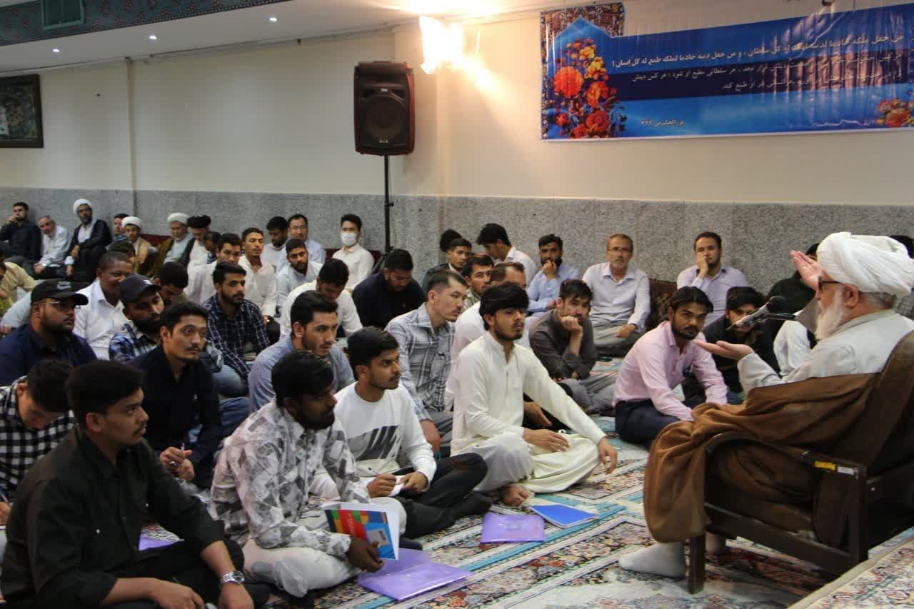 برگزاری مراسم عمامه گذاری طلاب در حسینیه فاطمه الزهرا(س)