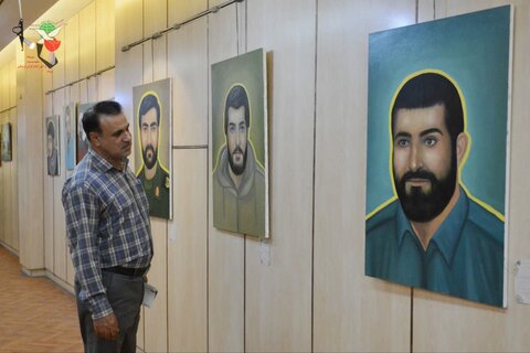 تصاویر برپایی نمایشگاه شهدا در خرم آباد