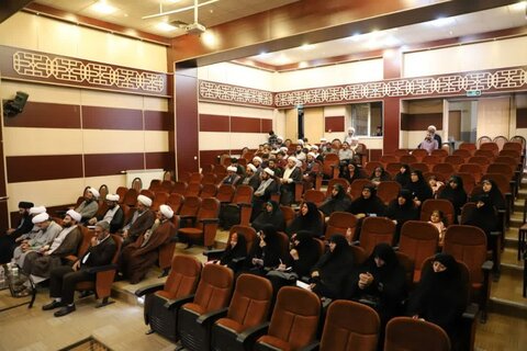 تصاویر/ جلسه هم اندیشی طلاب و مبلغین کردستان با موضوع مشارکت حداکثری و انتخاب اصلح