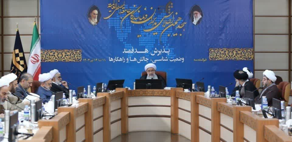 ضرورت نگاه توأمان به افقهای راهبردی و مسائل جاری