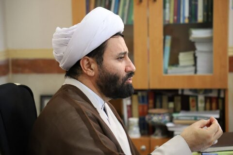 تصاویر/ نشست انتخاباتی مدیر حوزه‌ علمیه کردستان با کادر و اساتید مدرسه علمیه قروه