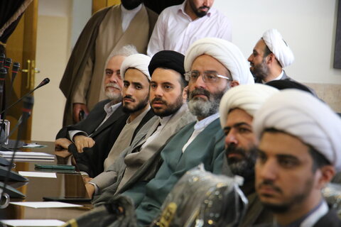 تصاویر/ نشست علمی با حضورآیت الله سند در اصفهان