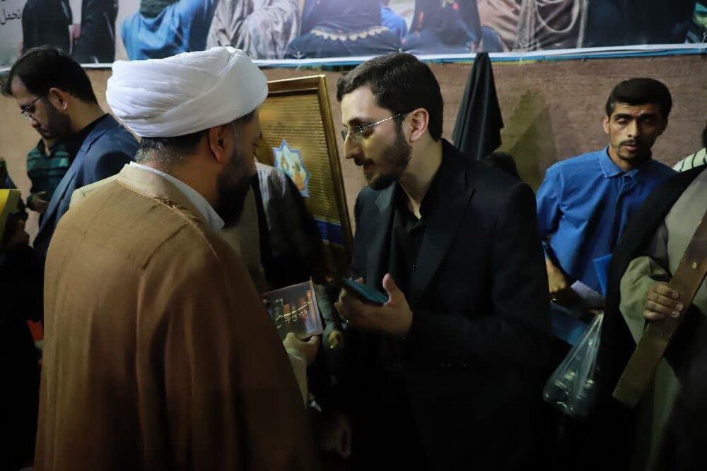 تابلوی شهید رئیسی به نام " مهمان امام رضا علیه السلام" رونمایی شد+ عکس