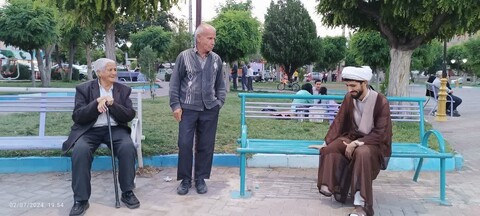 تصاویر/ فعالیت طلاب حوزه علمیه مرند در تبلیغ  و مشارکت حداکثری در انتخابات