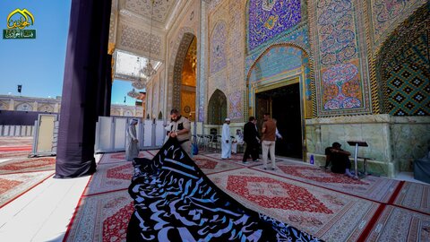 العتبة الكاظمية المقدسة تتوشح بالسواد استقبالًا لشهر محرم الحرام