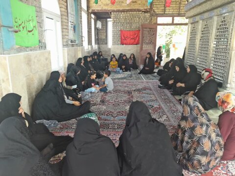 تصاویر/حضور مبلغین مدرسه علمیه صدیقه طاهره غرق آباد در بین مردم برای مشارکت در انتخابات