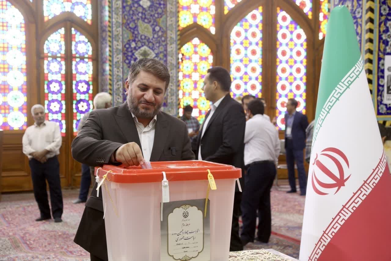 با تصمیم ملت بزرگ ایران، رئیس جمهوری شایسته و اصلح انتخاب خواهد شد
