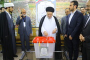 نماینده آیت الله العظمی سیستانی در انتخابات شرکت کرد + عکس