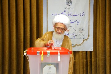 آیت الله العظمی نوری همدانی رأی خود را به صندوق انداختند + فیلم و عکس