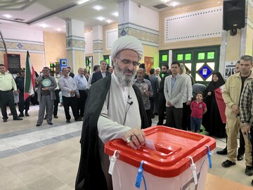 رأی دادن وظیفه شرعی و انقلابی است