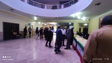 تصاویر/ حضور مردم ازنا در پای صندوق های رای