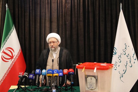 تصاویر اختصاصی از شرکت رئیس مجمع تشخیص مصلحت نظام در دومین دوره انتخابات ریاست‌جمهوری