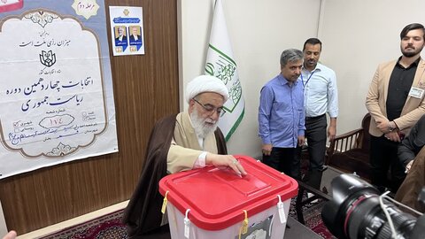 آیت الله شب زنده دار در انتخابات ریاست جمهوری شرکت کرد