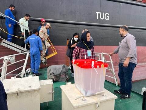 تصاویر| رای گیری از خدمه کشتی‌ها در خلیج فارس