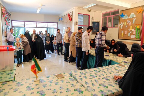 تصاویر/ حضور مردم شهرکرد در دور دوم انتخابات ریاست جمهوری چهاردهم