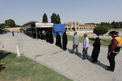 حضور پرشور مردم اصفهان در  مرحله دوم چهاردهمین دوره انتخابات ریاست جمهوری