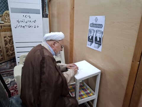 تصاویر/ حضور پرشور مردم کاشان در پای صندوق های رای مسجد امیرالمومنین (ع) کاشان