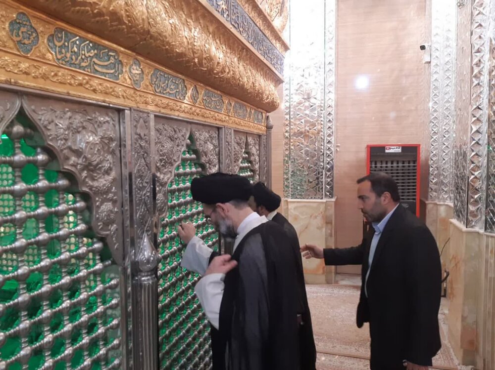 نماینده ولی فقیه در کاشان رأی خود را به صندوق انداخت + تصاویر