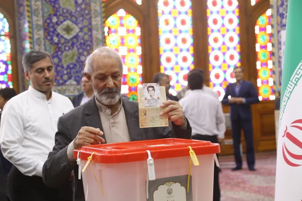 فیلم| مشارکت بیش از ۷۰درصدی یزدی ها در دور دوم انتخابات ریاست جمهوری
