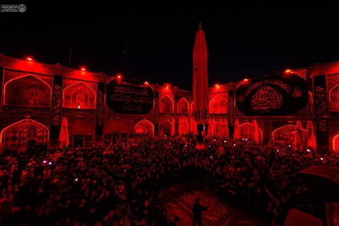 پرچم عزای حسینی در حرم امیر مؤمنان علی (ع) برافراشته شد