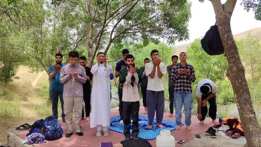 اردوی تفریحی طلاب در سراب گاماسیب (نهاوند)