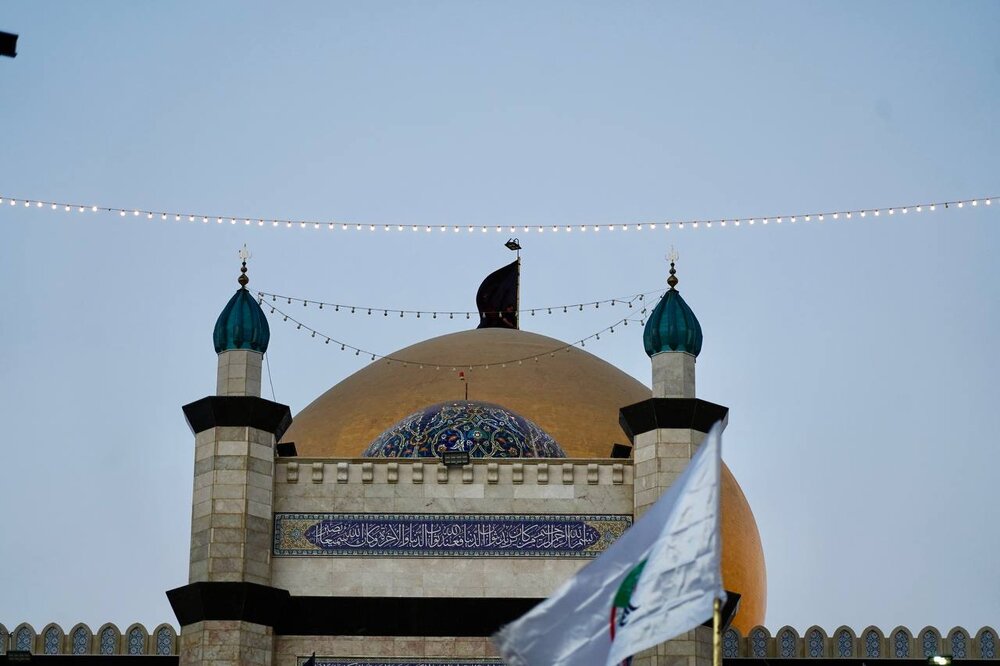 راية الحسين السوداء ترفرف في سماء الموصل