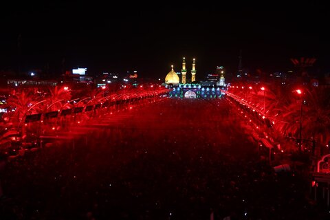 مراسم تعویض پرچم گنبد امام حسین (ع) برگزار شد