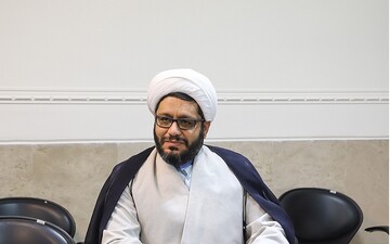 شعر آیینی باید بر معرفت‌افزایی و هدایت اجتماعی متمرکز شود