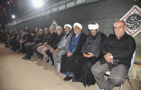 تصاویر|  حضور نماینده ولی فقیه در فارس در جمع عزاداران حسینی هیئات مختلف شیراز در شب سوم محرم ۱۴۰۳