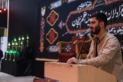 تصاویر/ همایش دانش‌آموزان «احلی من العسل» در زنجان