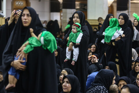 تعاطف نساء مدينة قم مع السيدة رباب زوجة الامام الحسين (ع) في مرقد السيدة فاطمة المعصومة (ع)
