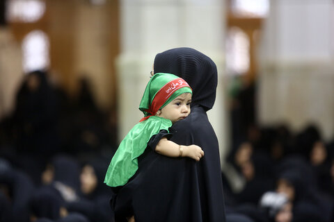 تعاطف نساء مدينة قم مع السيدة رباب زوجة الامام الحسين (ع) في مرقد السيدة فاطمة المعصومة (ع)