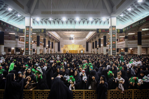 تعاطف نساء مدينة قم مع السيدة رباب زوجة الامام الحسين (ع) في مرقد السيدة فاطمة المعصومة (ع)