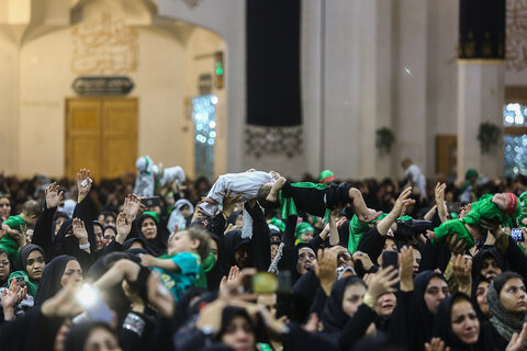 تعاطف نساء مدينة قم مع السيدة رباب زوجة الامام الحسين (ع) في مرقد السيدة فاطمة المعصومة (ع)