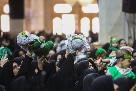 تعاطف نساء مدينة قم مع السيدة رباب زوجة الامام الحسين (ع) في مرقد السيدة فاطمة المعصومة (ع)