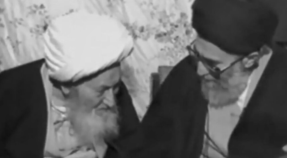 بالفيديو/ المرحوم آية الله العظمى محمد علي الأراكي وموقفه تجاه الثورة الإسلامية بالفيديو/ المرحوم آية الله العظمى محمد علي الأراكي وموقفه تجاه الثورة الإسلامية