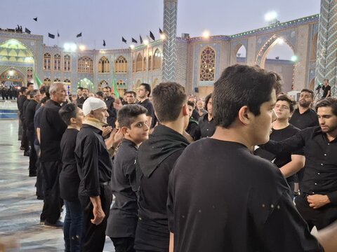 تصاویر/ عزاداری هیئت متحده محمدی آران و بیدگل در آستان مقدس هلال بن علی(ع)