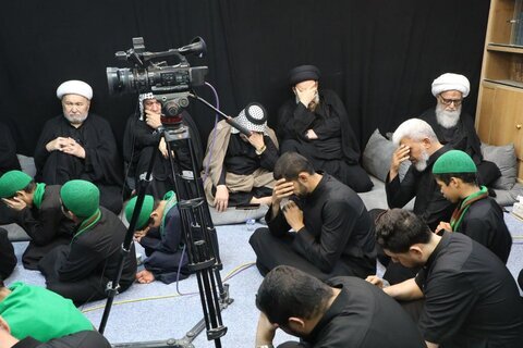 नजफ अशरफ में हज़रत आयतुल्लाहिल उज़मा अलह़ाज ह़ाफ़िज़ बशीर हुसैन नजफ़ी
के कार्यालय में अशरए मजलिस का आयोजन/तस्वीरें