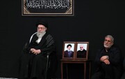 حسینیۂ امام خمینی میں آٹھویں محرم کی مجلس عزا میں رہبر انقلاب کی شرکت