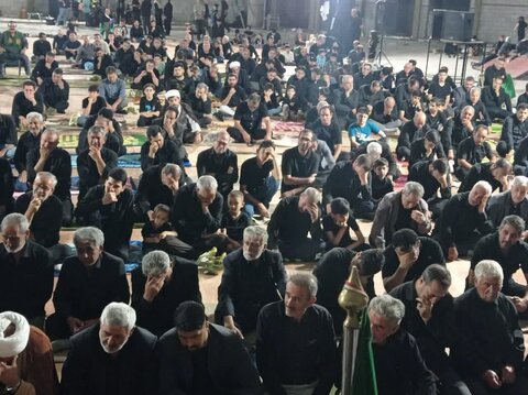 تصاویر/ مراسم عزاداری شب تاسوعای سرور و سالار شهیدان حضرت ابا عبدالله الحسین(ع)  در ماکو
