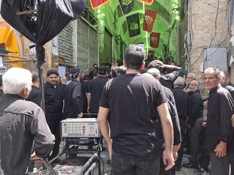 تصاویر/ مراسم تاسوعای حسینی در بازار کاشان