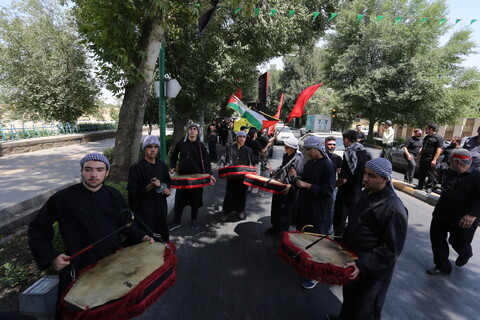 حرکت قافله عزاداری جوانان اصفهانی در تاسوعای حسینی