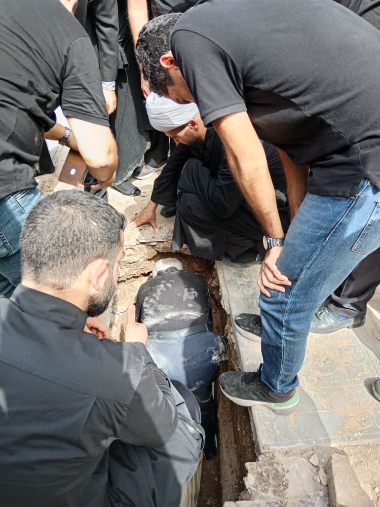 مراسم تشییع و تدفین حجت الاسلام والمسلمین محمد مدنی بروجنی(ره) مراسم تشییع و تدفین حجت الاسلام والمسلمین محمد مدنی بروجنی(ره)